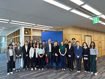 WB visit 이미지